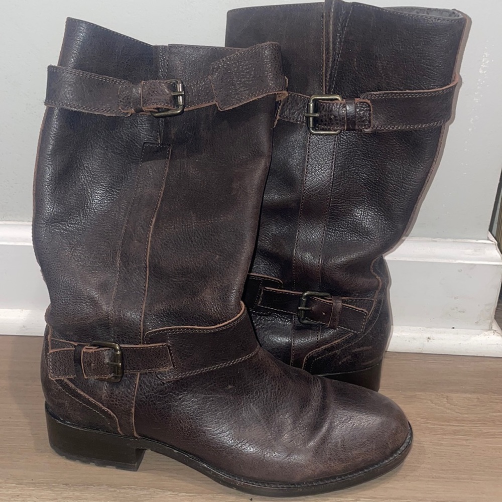 Ariat mens 7, women’s 8 to 8.5 brown leather moto boots